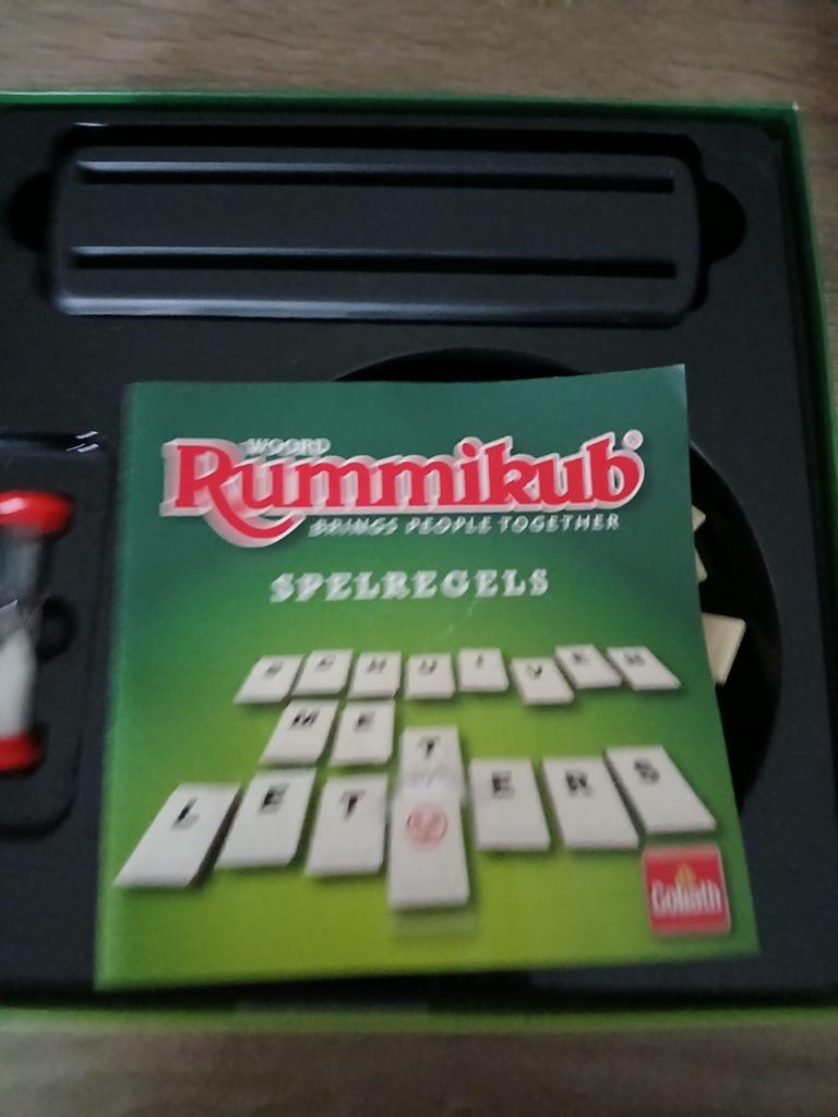 Woord Rummikub - Het leuke letterspel voor jong en oud, Drie of vier spelers, Ophalen of Verzenden, Zo goed als nieuw, Goliath