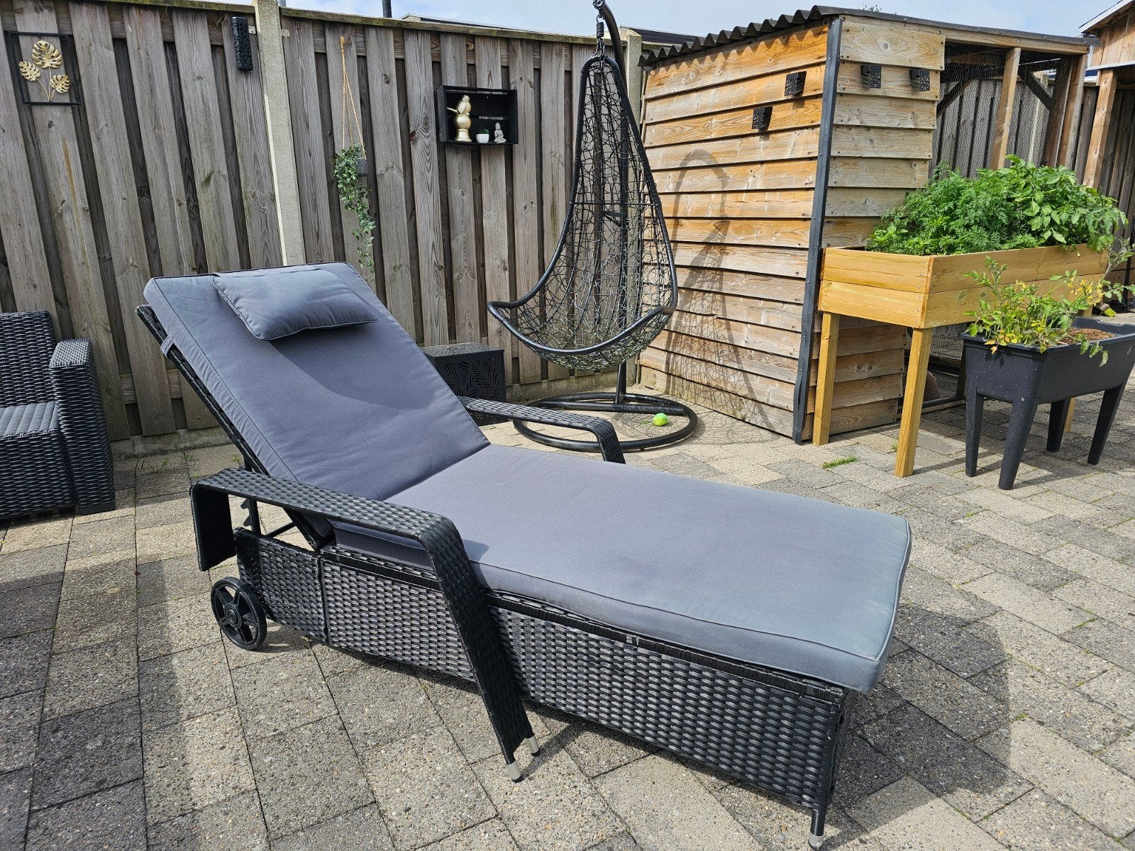 Ligstoel ligbed xxl  Zwart Antraciet met Kussen, Ophalen, Gebruikt, Wicker, Verstelbaar