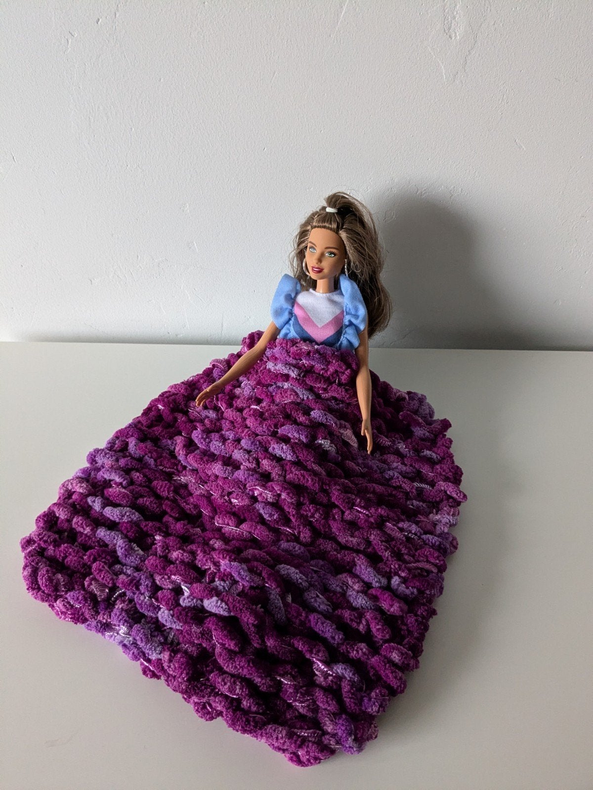 Handgemaakt! Roze en paars gebreide XL deken voor modepop, Ophalen of Verzenden, Zo goed als nieuw, Kleertjes