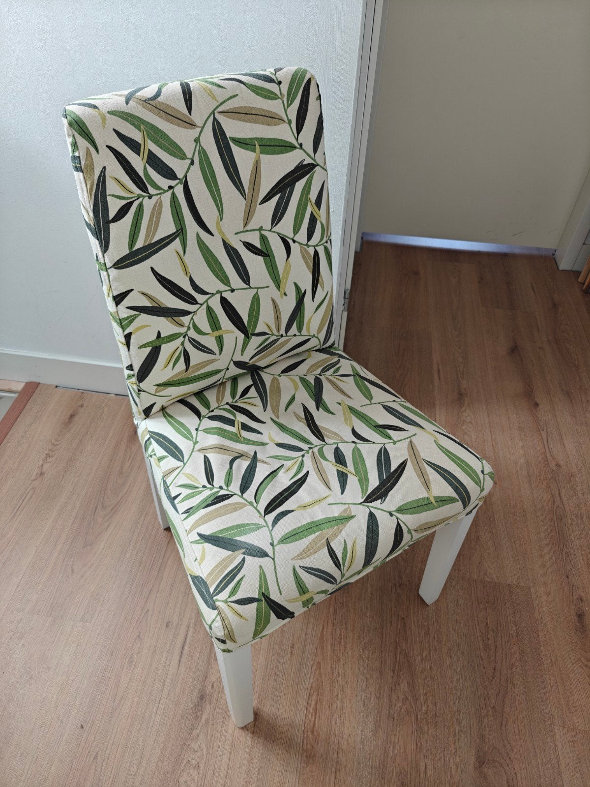 Ikea Bergmund stoel in goede staat, Overige kleuren, Ophalen of Verzenden, Zo goed als nieuw, Stof