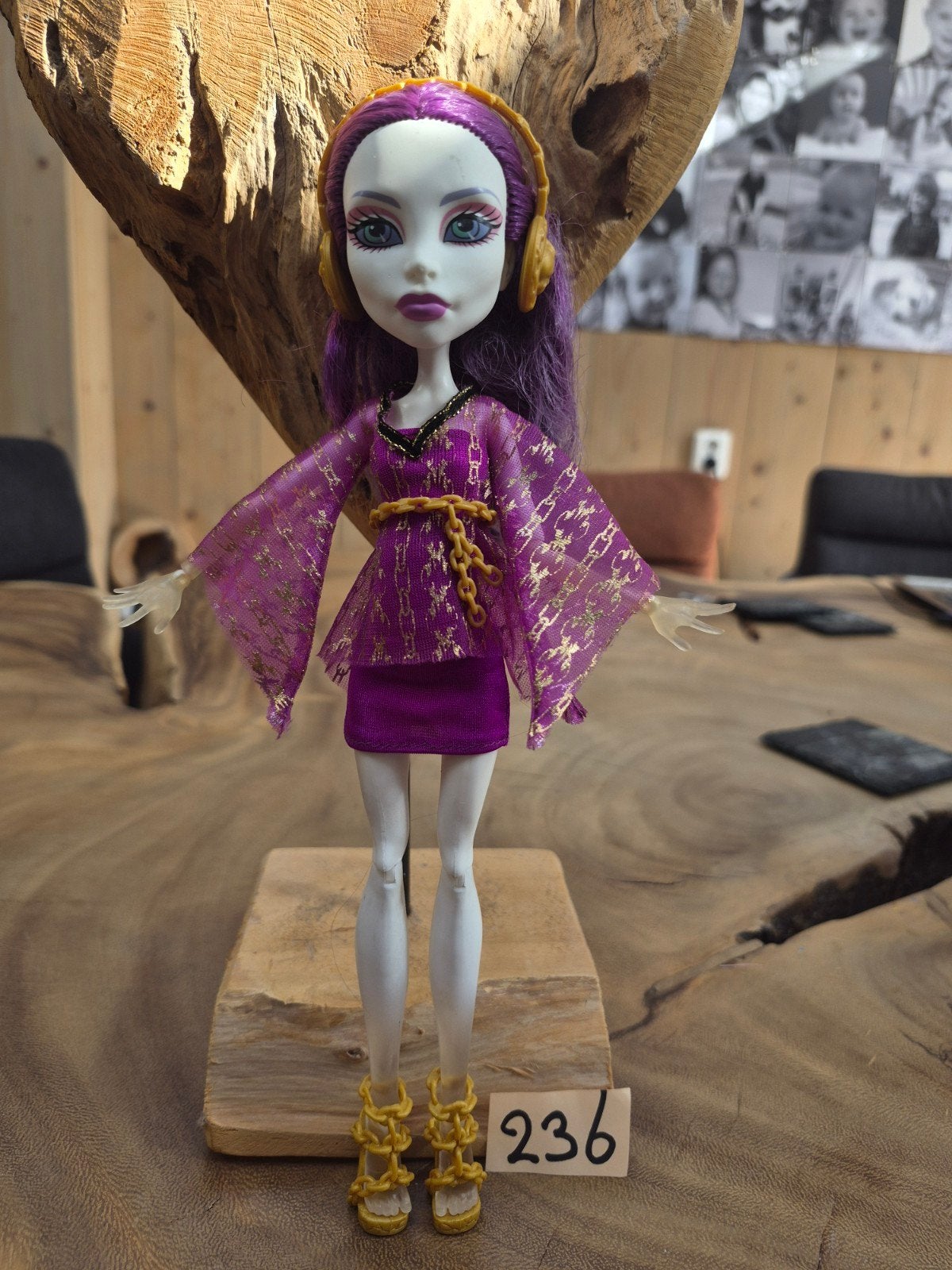 Monster High Spectra Vondergeist pop met accessoires, Ophalen of Verzenden, Gebruikt, Overige typen