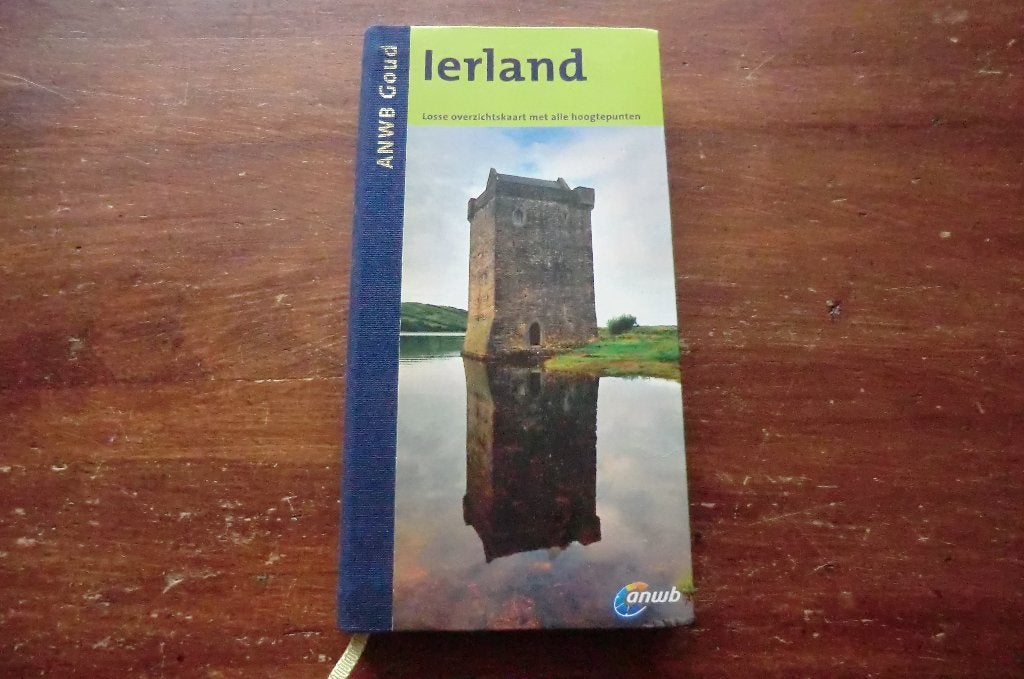 reisgids- Ierland - anwb goud (2011) / Dublin, Cork, Belfast, Gelezen, Europa, Ophalen of Verzenden, Reisgids of -boek