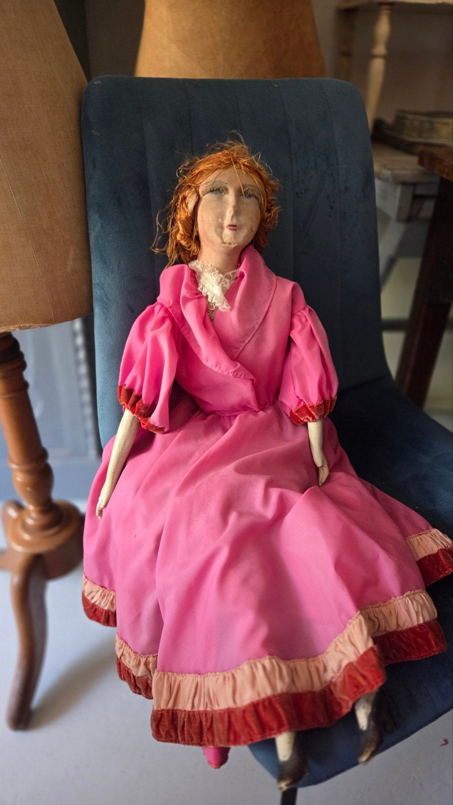 Antieke sleetse Franse sofadoll boudoir pop 73 cm ., Antiek en Kunst, Ophalen of Verzenden