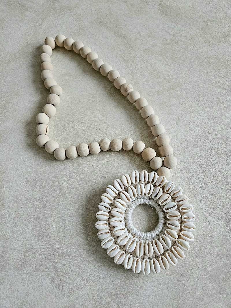 Kauri schelpen decoratie hanger 1 uit Bali, Overige materialen, Beige, Ophalen of Verzenden, Tropical home