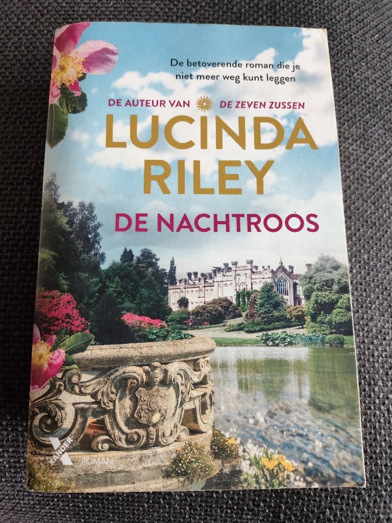 Lucinda Riley De Nachtroos, Ophalen of Verzenden, Zo goed als nieuw, Lucinda Riley