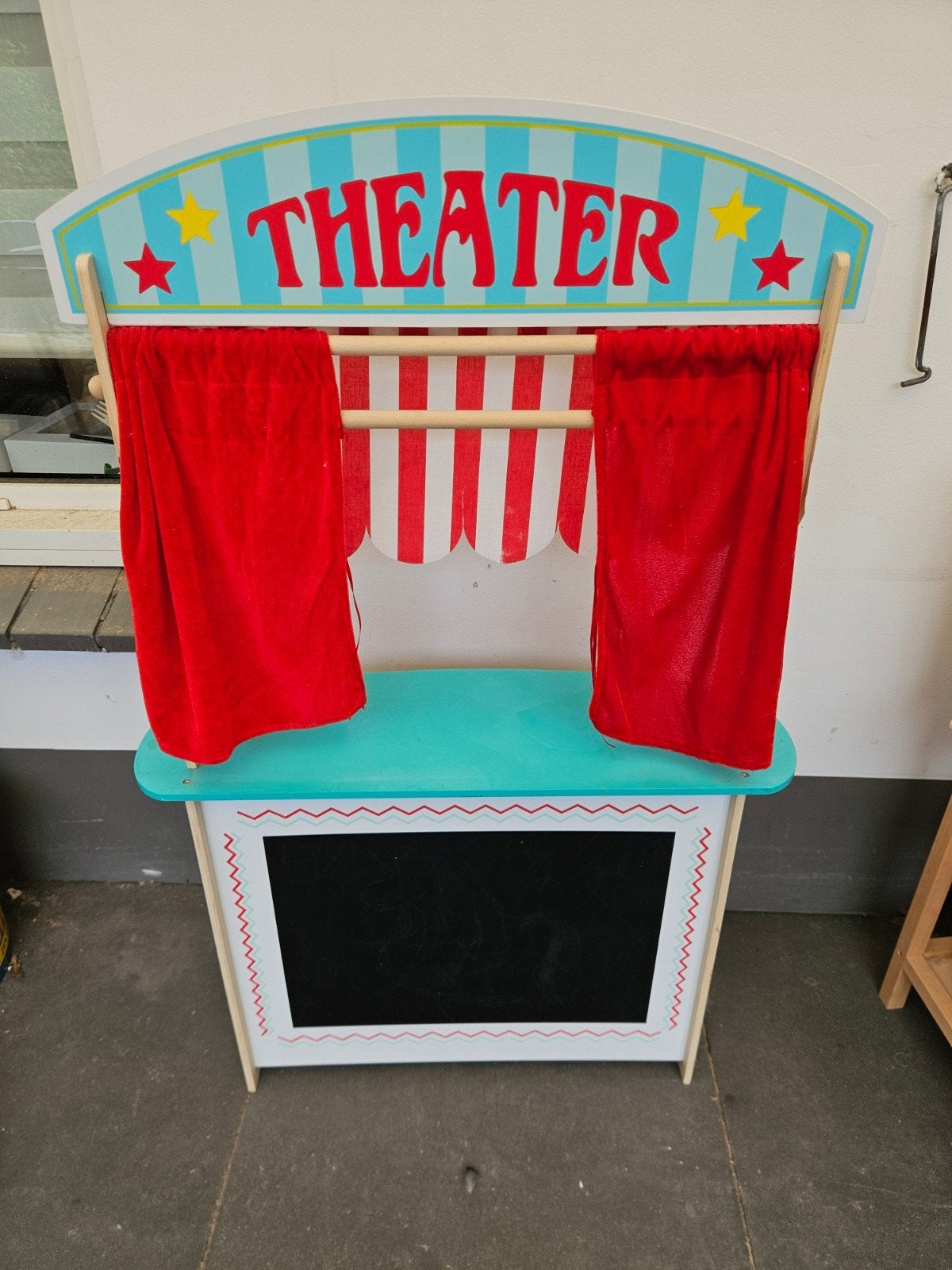 Houten Kindertheater met Krijtbord en marktkraam !, Ophalen, Gebruikt, Jongen of Meisje