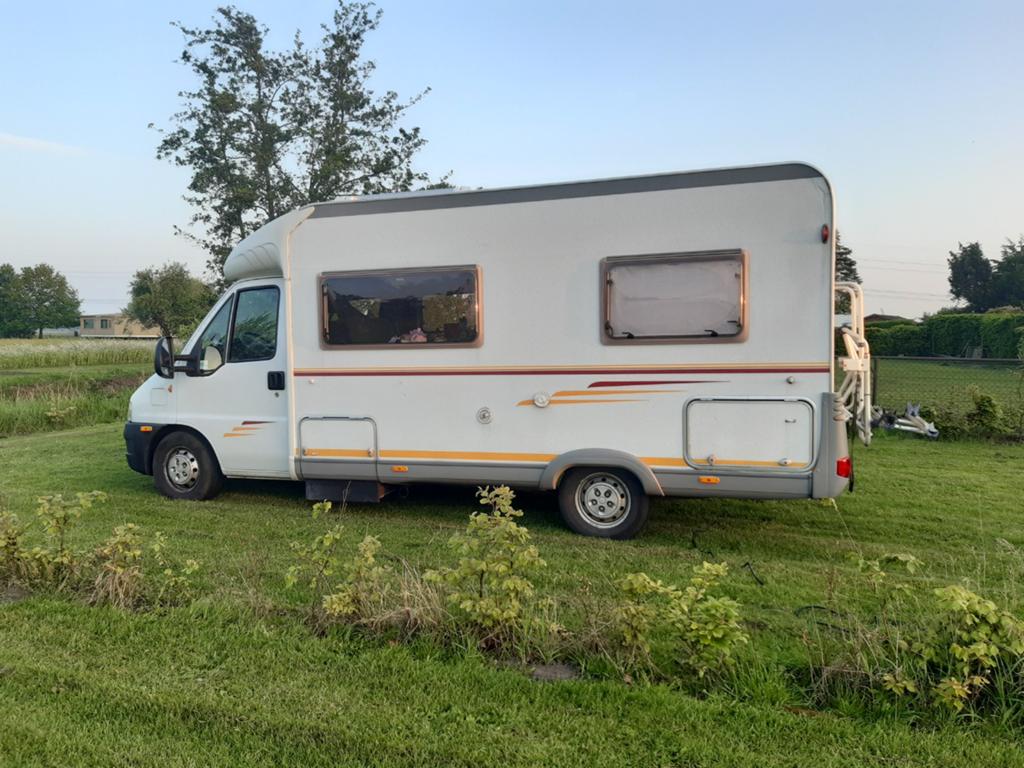 Camper 4 persoons, ., Koelkast, Bedrijf, Half-integraal