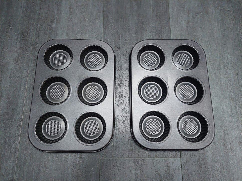 Set van 2 bakvormen: elk 6 vormpjes voor cupcakes of quiche, Ophalen of Verzenden, Nieuw, Grijs