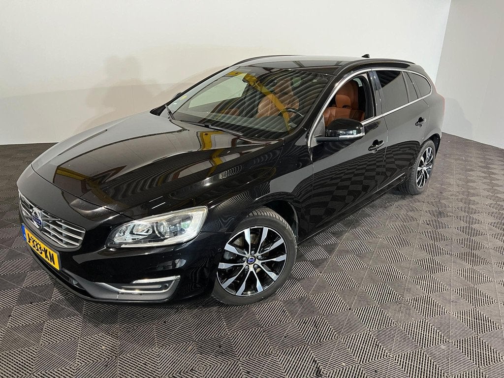 Volvo V60 2.0 D3 Summum, Auto's, Volvo, Voorwielaandrijving, Gebruikt, 4 cilinders, Zwart