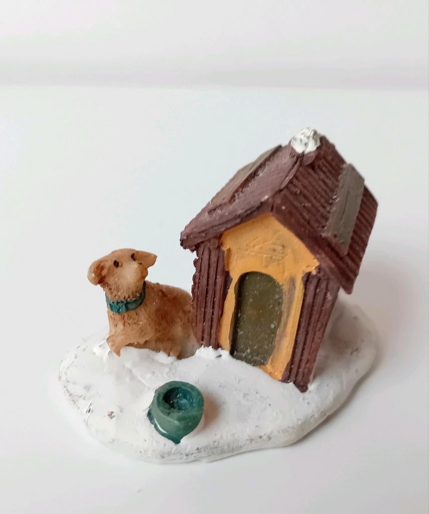 Kerstfiguur hondenhok voor Kerstdorp, Ophalen of Verzenden