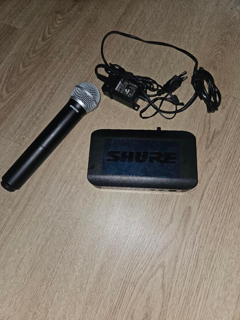 Shure BLX24E/PG58-K14 draadloze microfoon, Ophalen of Verzenden, Zo goed als nieuw, Zangmicrofoon, Draadloos
