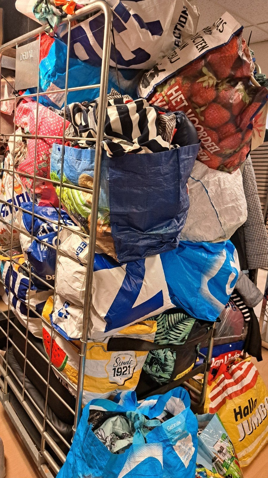 400 stuks grote maten dameskleding.,verschillende maten, Ophalen, Zo goed als nieuw, Blouse of Tuniek