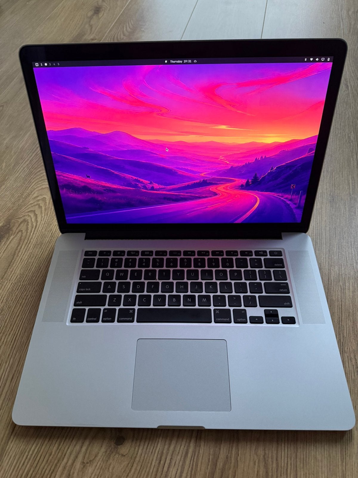 Apple MacBook Pro Retina 15-inch met Omarchy, Gebruikt, 256 GB, 2 tot 3 Ghz, 8 GB