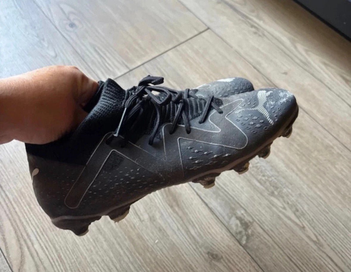 Voetbalschoenen maat 36-36,5 nog zeer netjes puma, Maat XS of kleiner, Ophalen of Verzenden, Zo goed als nieuw, Schoenen