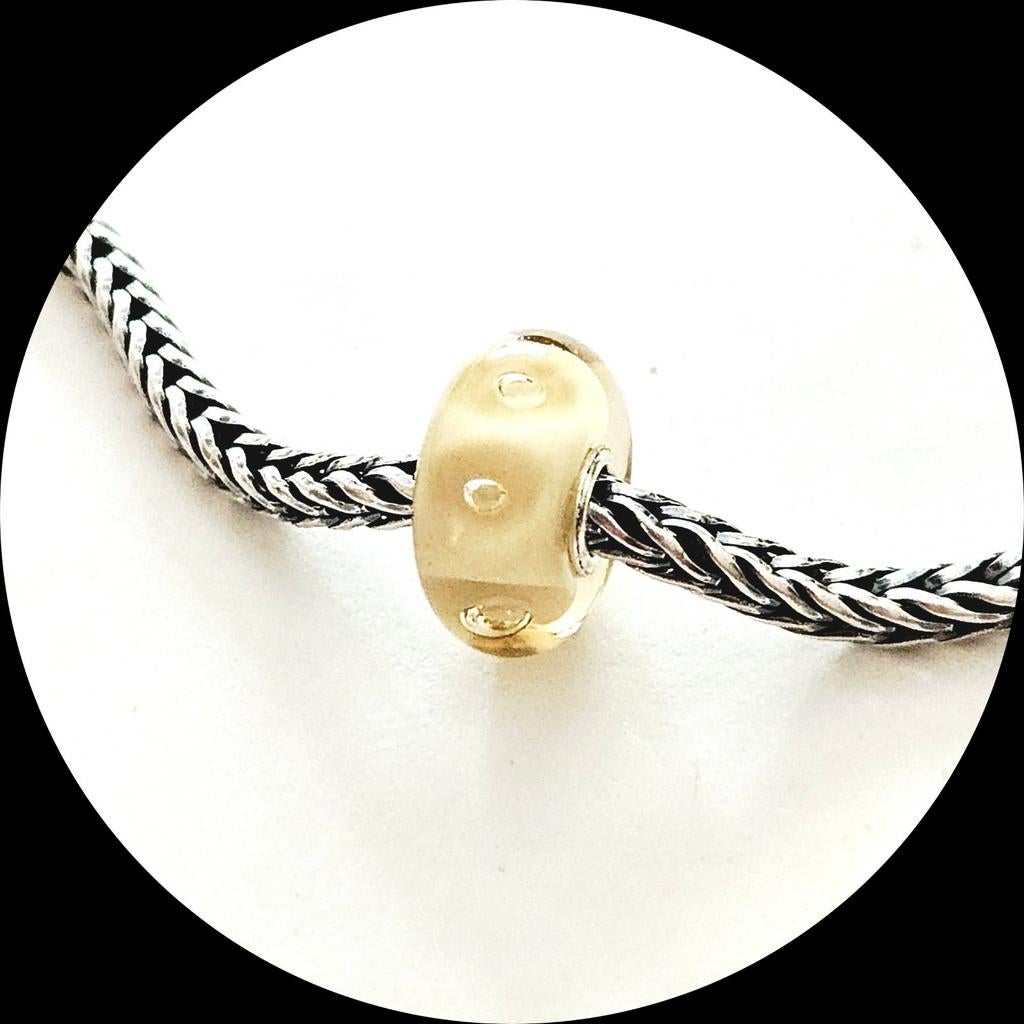 Trollbeads murano Beige Luchtbellen 61171 / retired, Sieraden, Tassen en Uiterlijk, Glas of Kristal, Ophalen of Verzenden, Zo goed als nieuw