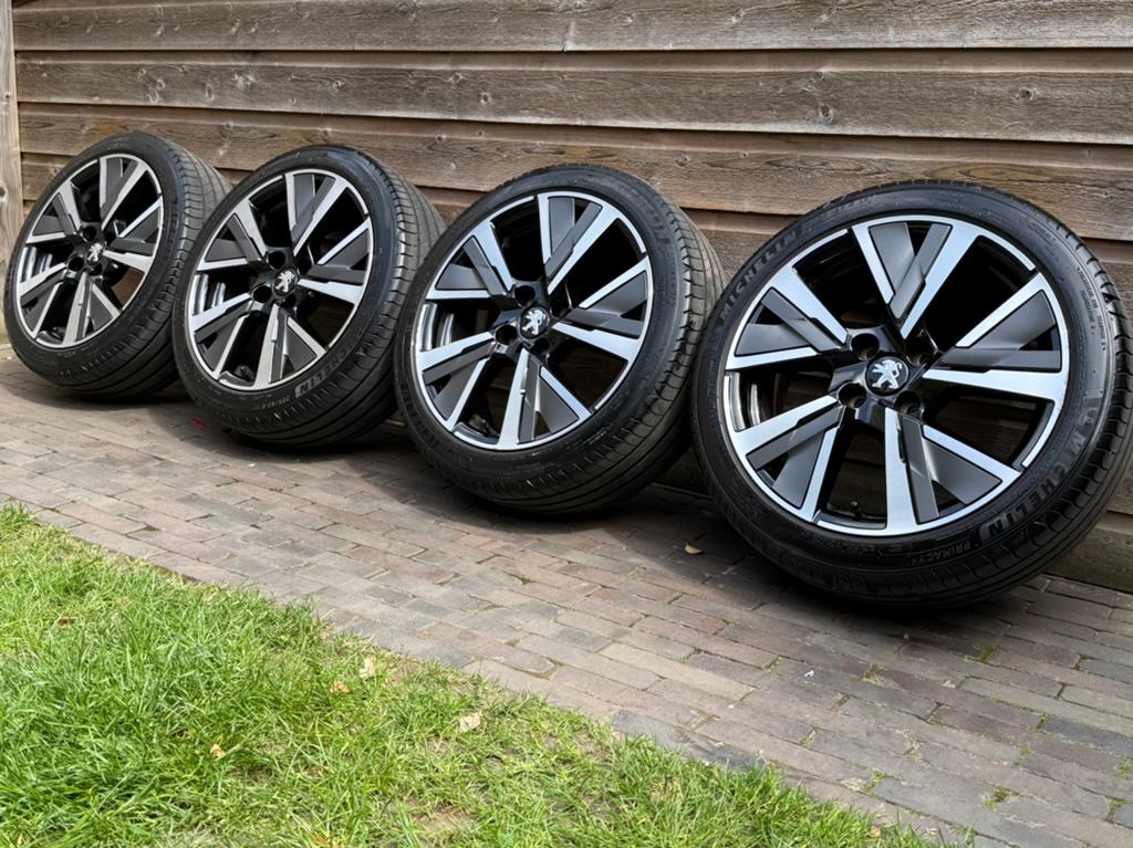 Orig Peugeot 208 GT Line Bronx 17 inch velgen + zomerbanden, Gebruikt, Banden en Velgen, 17 inch, Personenwagen