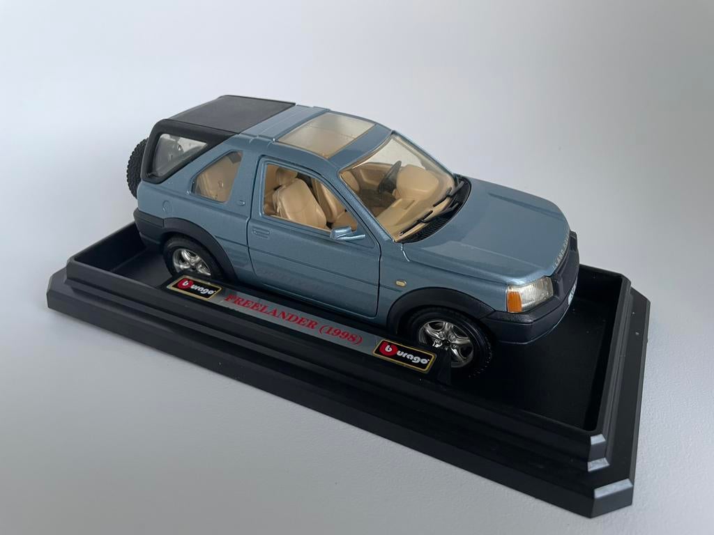 model Land Rover Freelander soft top 1998 blauw 1/24 Bburago, Ophalen of Verzenden, Gebruikt, Auto, Bburago