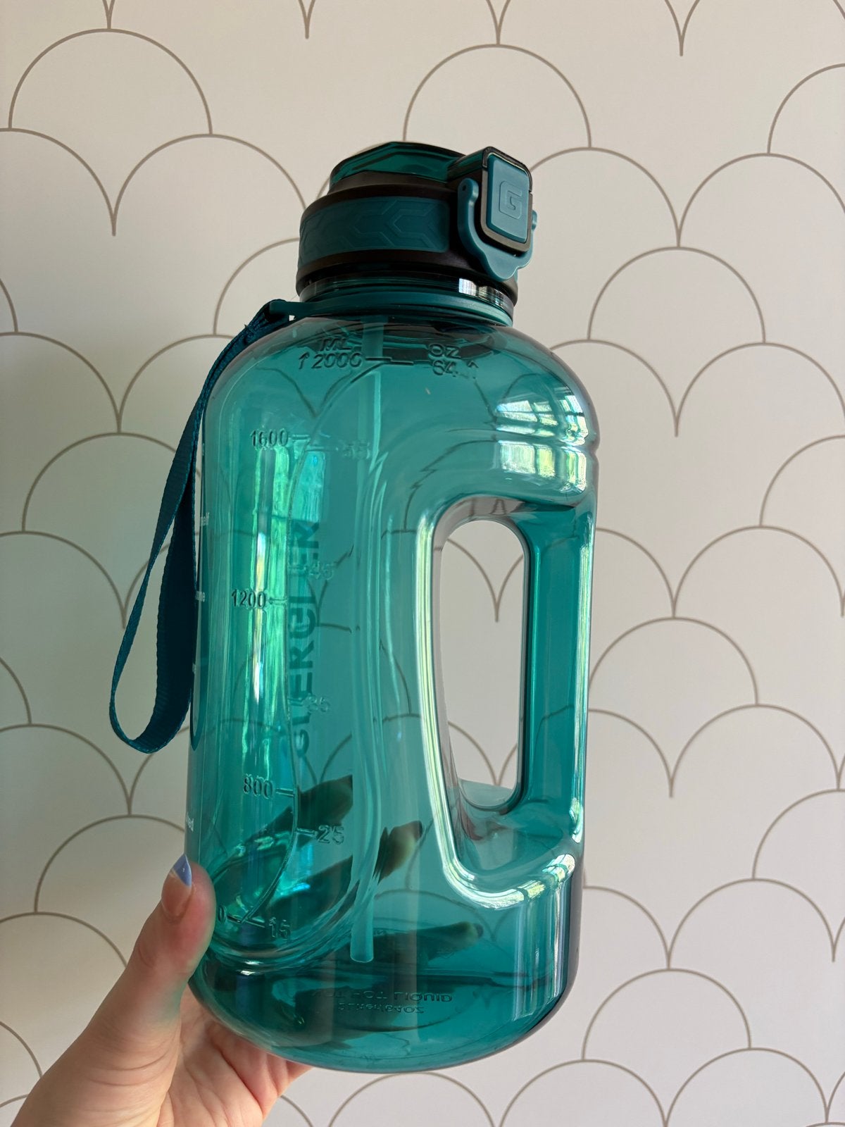 Grote drinkfles 2L met rietje en tijdmarkeringen, Ophalen of Verzenden, Zo goed als nieuw