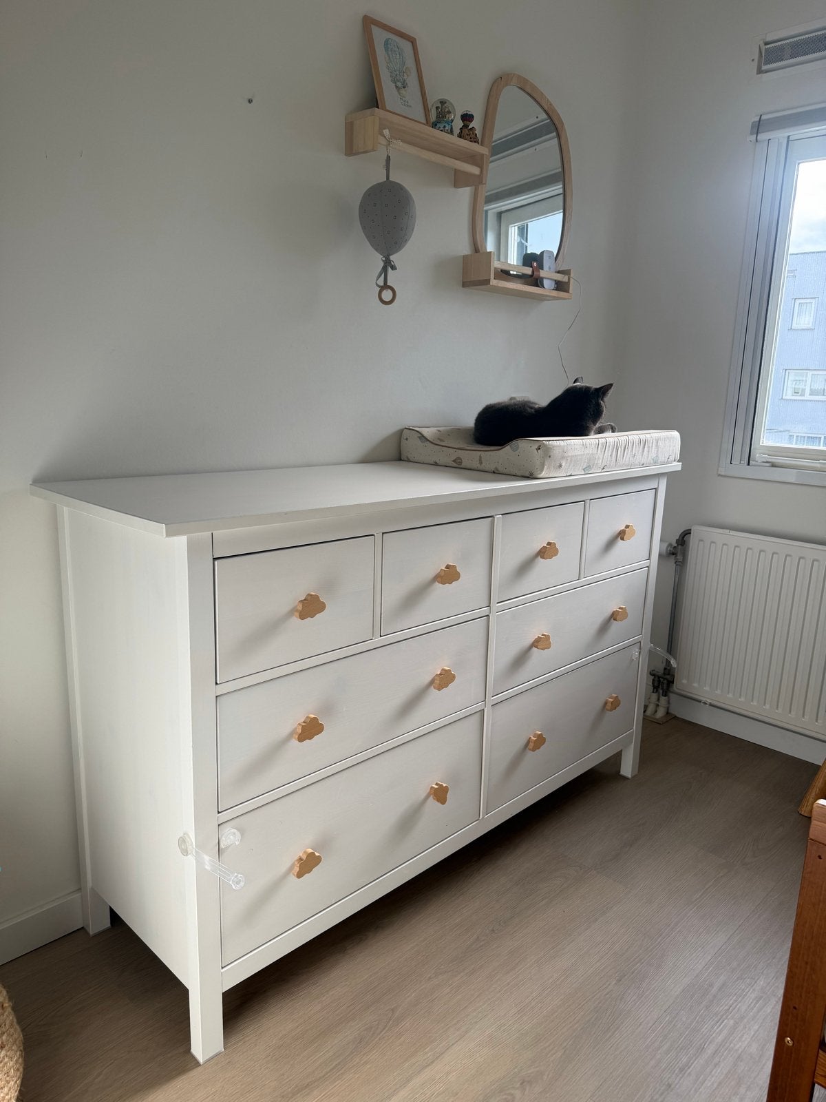 IKEA Hemnes Commode - Wit met Wolkjes Knoppen, Kinderen en Baby's, Ophalen, Gebruikt, 50 tot 70 cm, 100 cm of meer