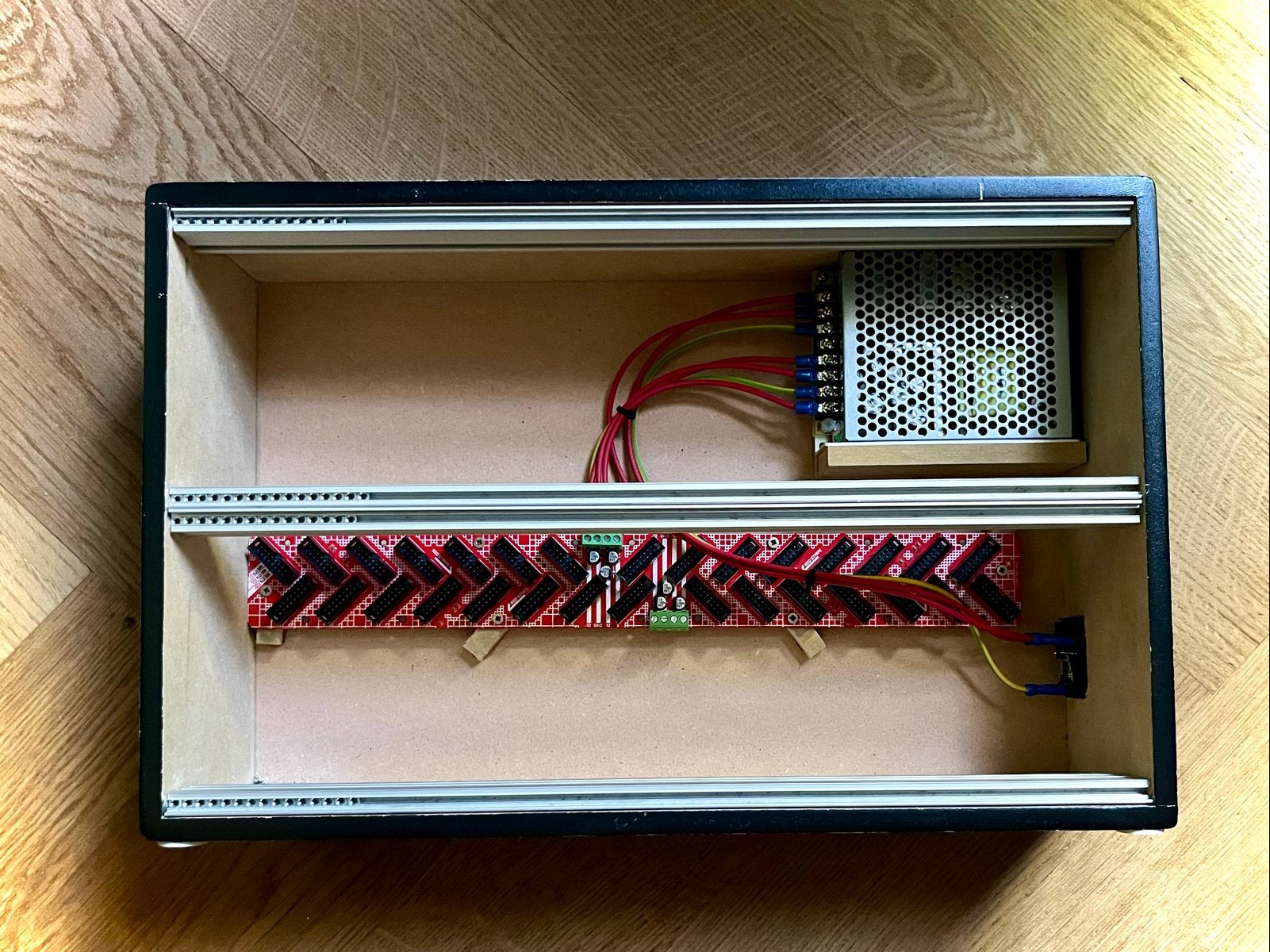 Eurorack case 84 HP / 6 U incl voeding, Ophalen of Verzenden, Zo goed als nieuw