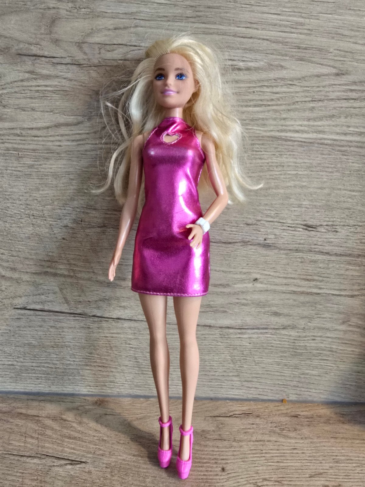 Barbie pop in roze jurk, Kinderen en Baby's, Ophalen of Verzenden, Zo goed als nieuw, Barbie
