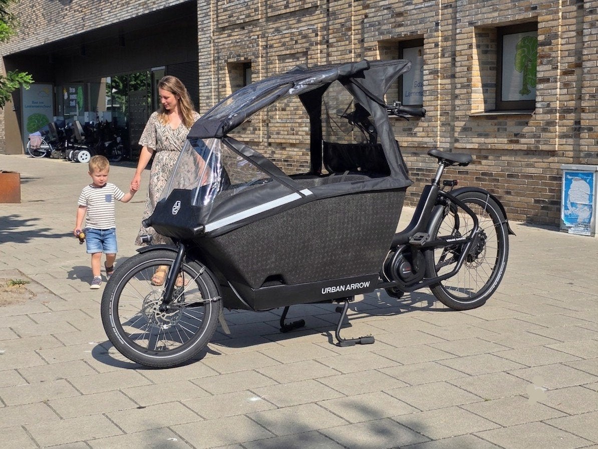 Urban Arrow Family Active Line 400Wh Bakfiets, Fietsen en Brommers, Fietsen | Bakfietsen, Gebruikt, 3 kinderen, Huif, Info@urbanarrow.com