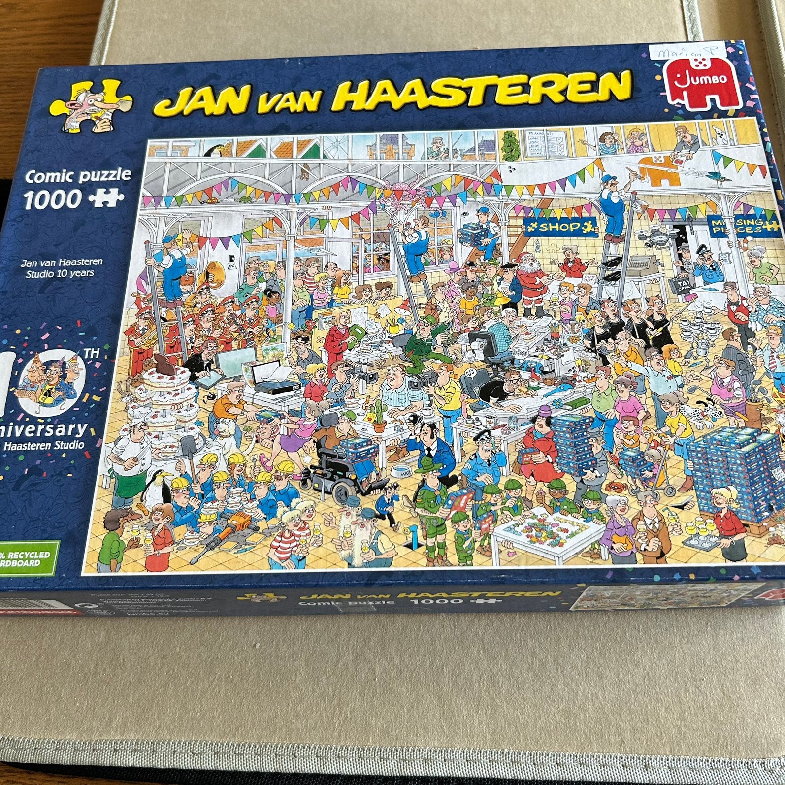 Jan van Haasteren studio 10 years, Ophalen of Verzenden, 500 t/m 1500 stukjes, Zo goed als nieuw