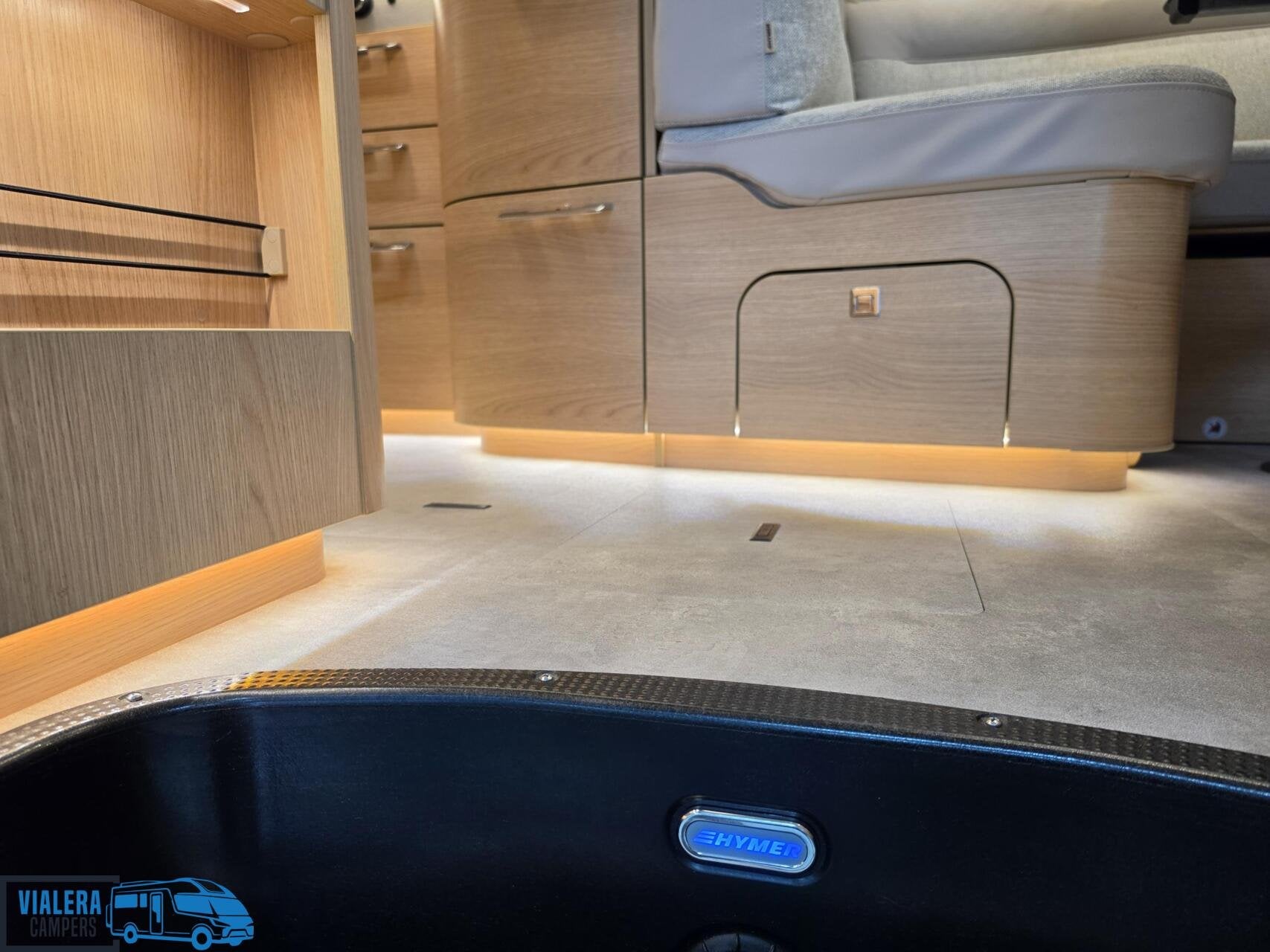 Hymer BMC-I 680 Blackline*170pk Automaat* Levelsysteem*Vol!, 7 tot 8 meter, Bedrijf, Diesel, Hymer