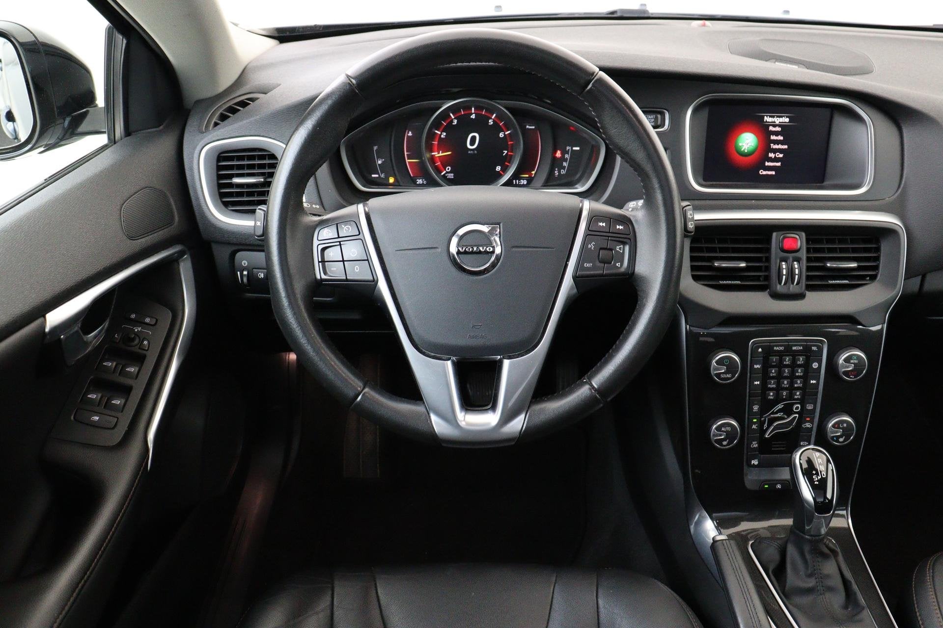 Volvo V40 CROSS COUNTRY T3 AUT. POLAR+ LUXURY -PANO.DAK|HARM, 12 maanden, Euro 6, 4 cilinders, Blauw