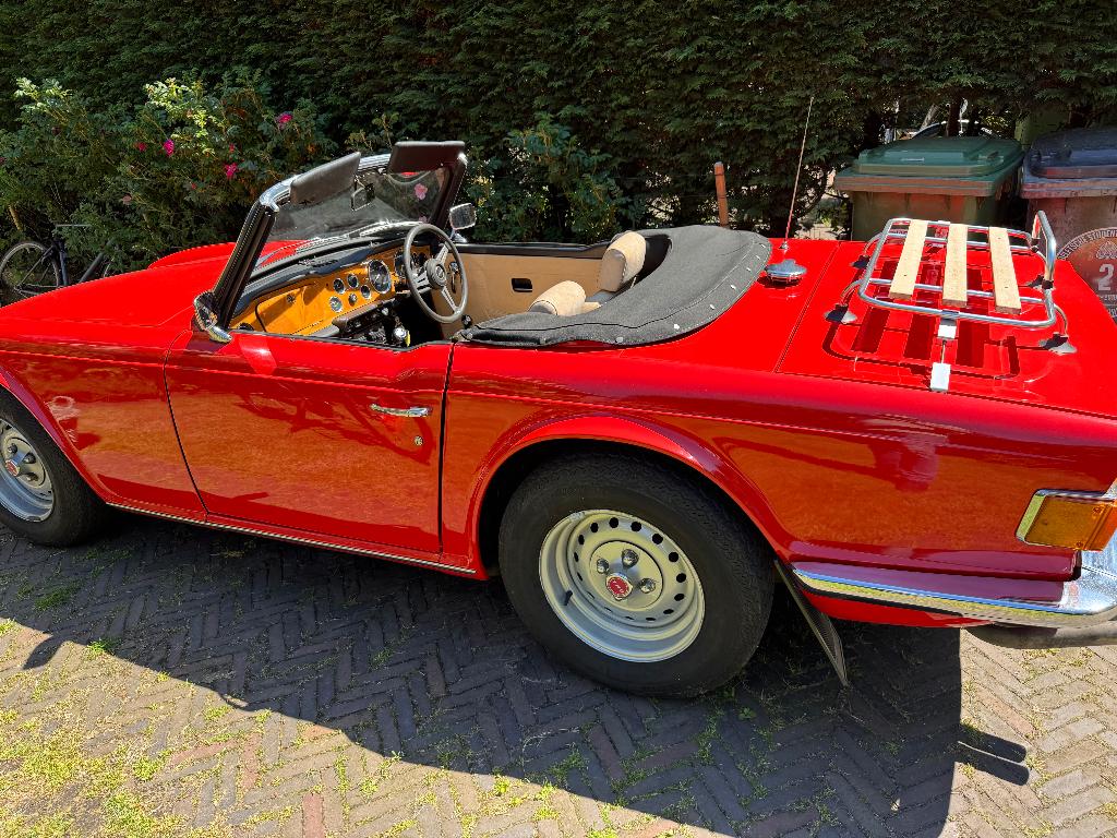 Triumph TR6 2.5 1974 Rood, 2500 cc, Beige, Cabriolet, 122 pk