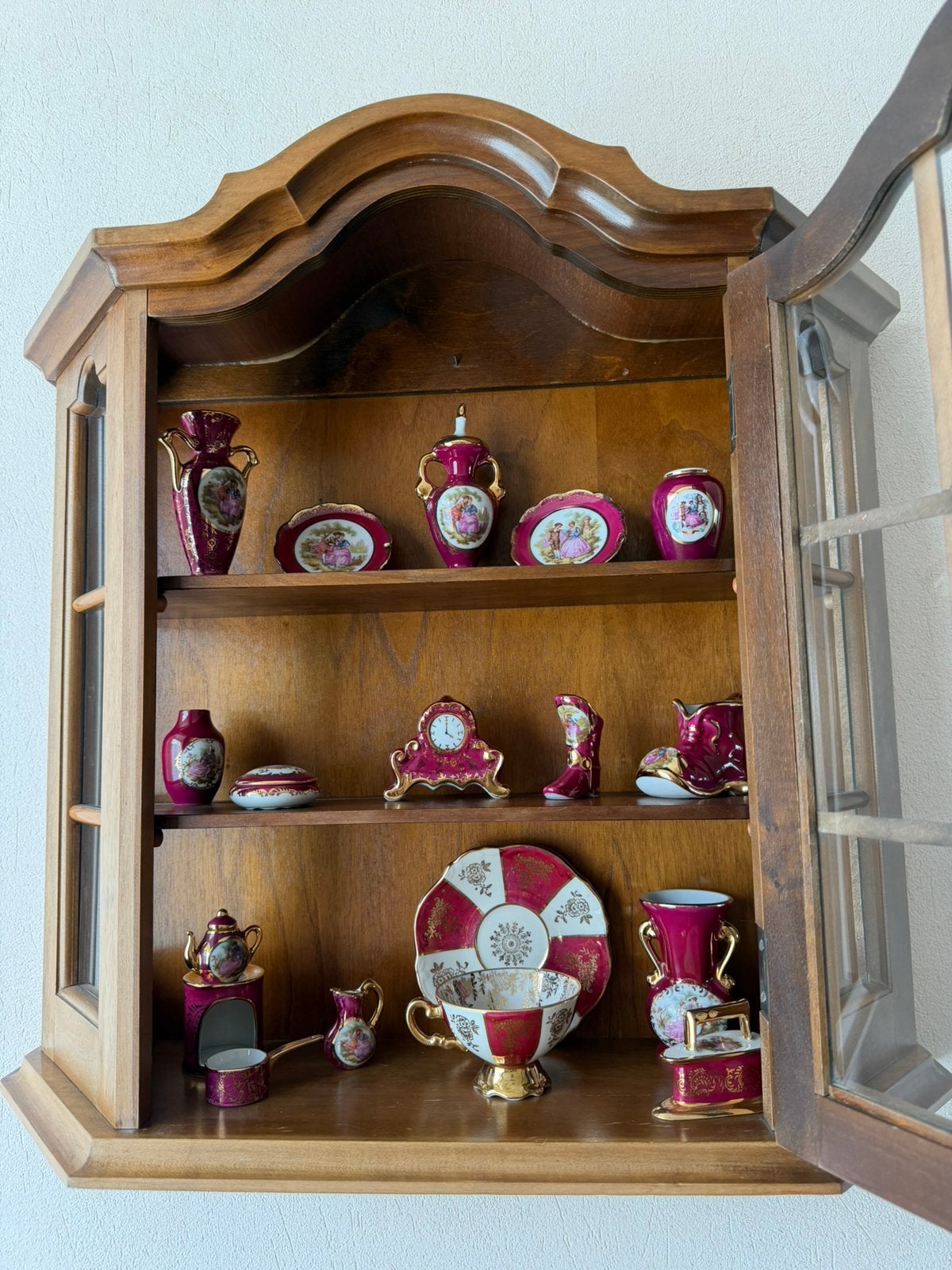 Foto 2 van Wandvitrinekast/Limoges miniaturen/Wagner Porzellan Bavaria