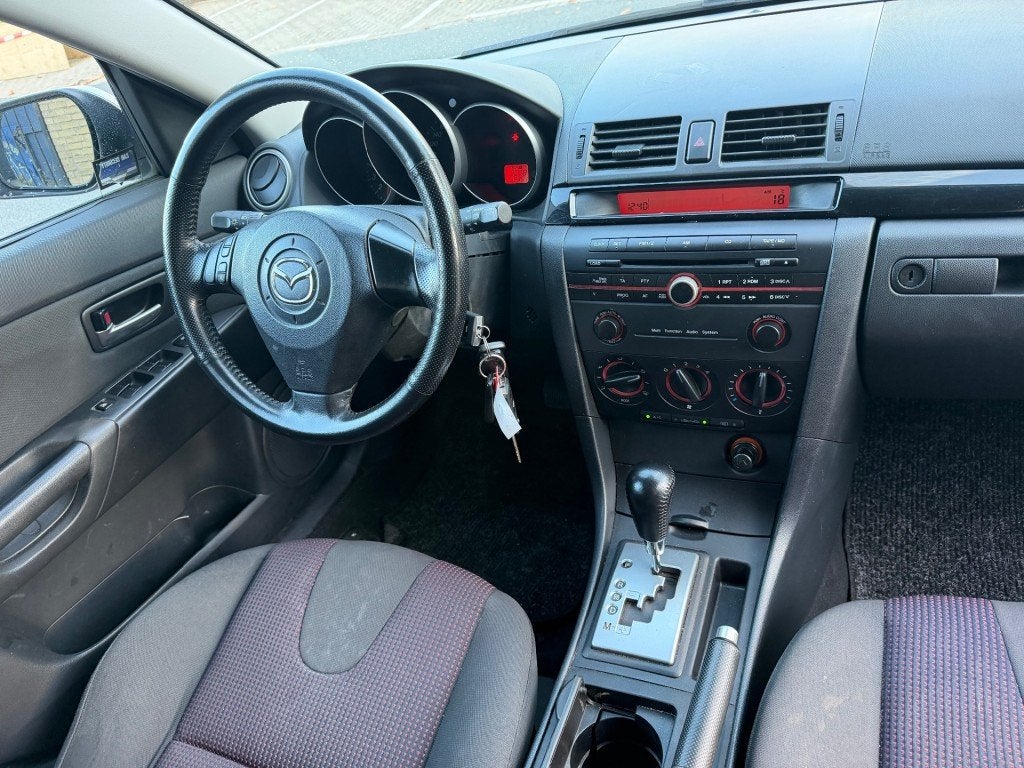 Mazda 3 1.6 TOURING AUTOMAAT AIRCO RIJDT GOED NAP APK, Gebruikt, 4 cilinders, Origineel Nederlands, 550 kg