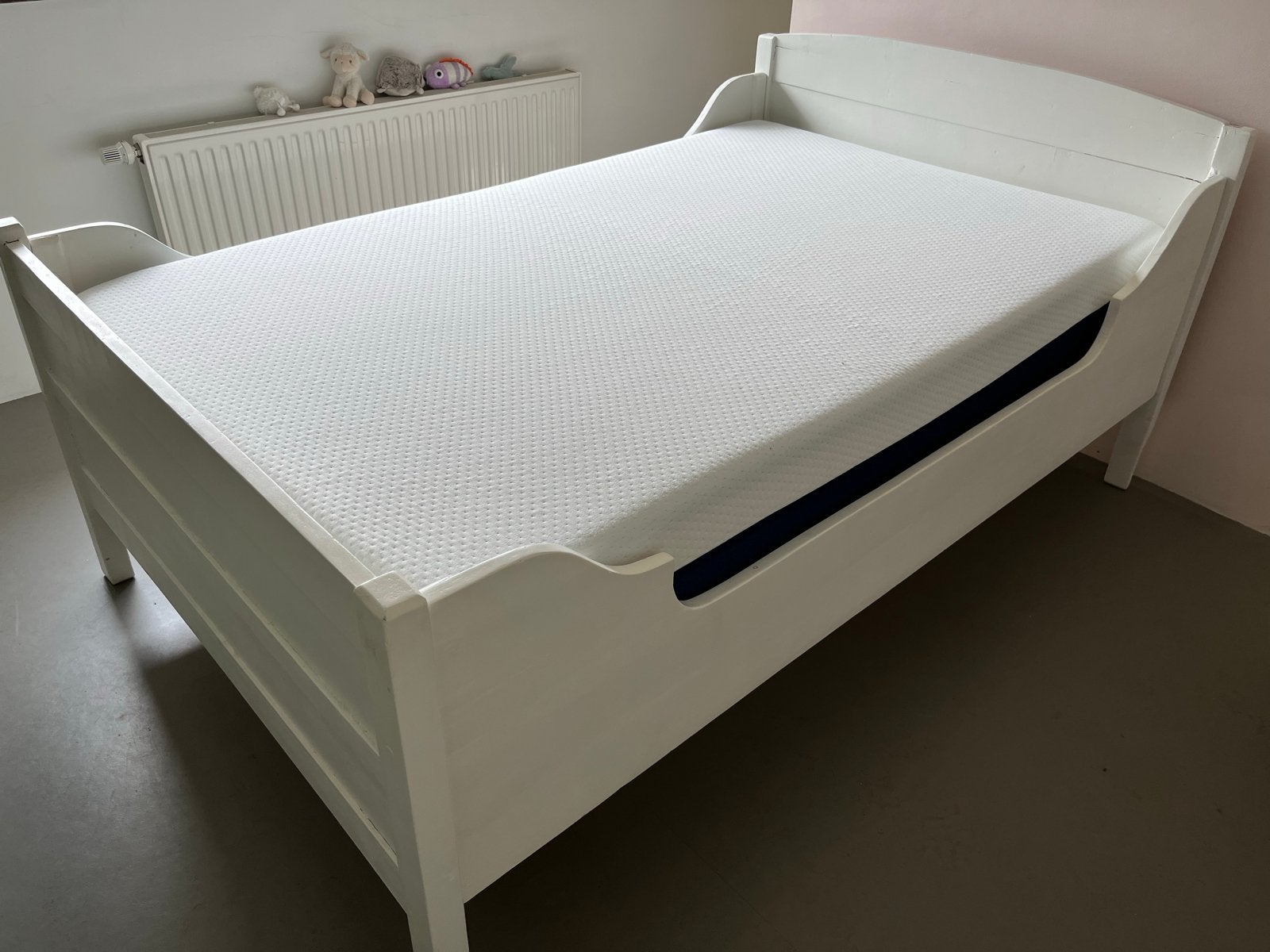 Vintage houten bed met kwaliteitsmatras, Ophalen, Gebruikt, Wit, Vintage