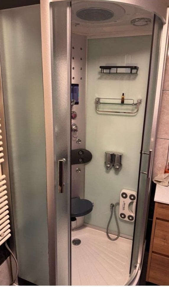 Luxe douchecabine met stoomfunctie en massagejets, Huis en Inrichting, Badkamer | Complete badkamers, Gebruikt, Met douche, Ophalen