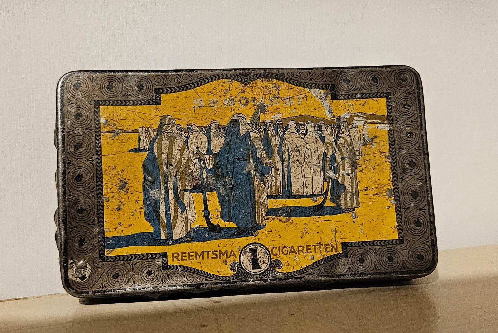 Oud Sigaretten blikje, Ophalen of Verzenden, Gebruikt, Overige
