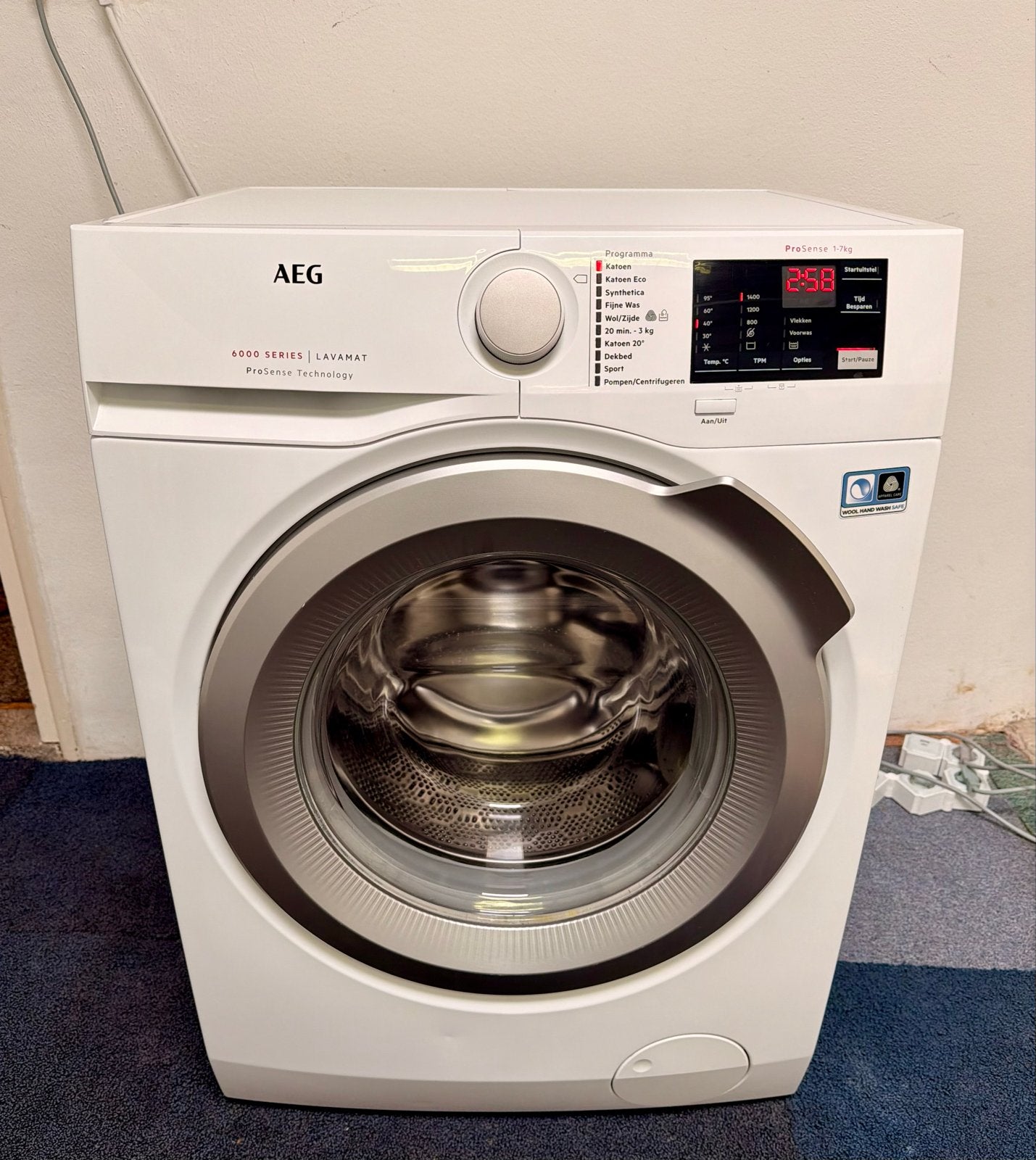 AEG 6000 SERIES LAVAMAT Wasmachine - 7kg, 1600 toeren, Www.aeg.com, Ophalen of Verzenden, Voorlader, Nederland