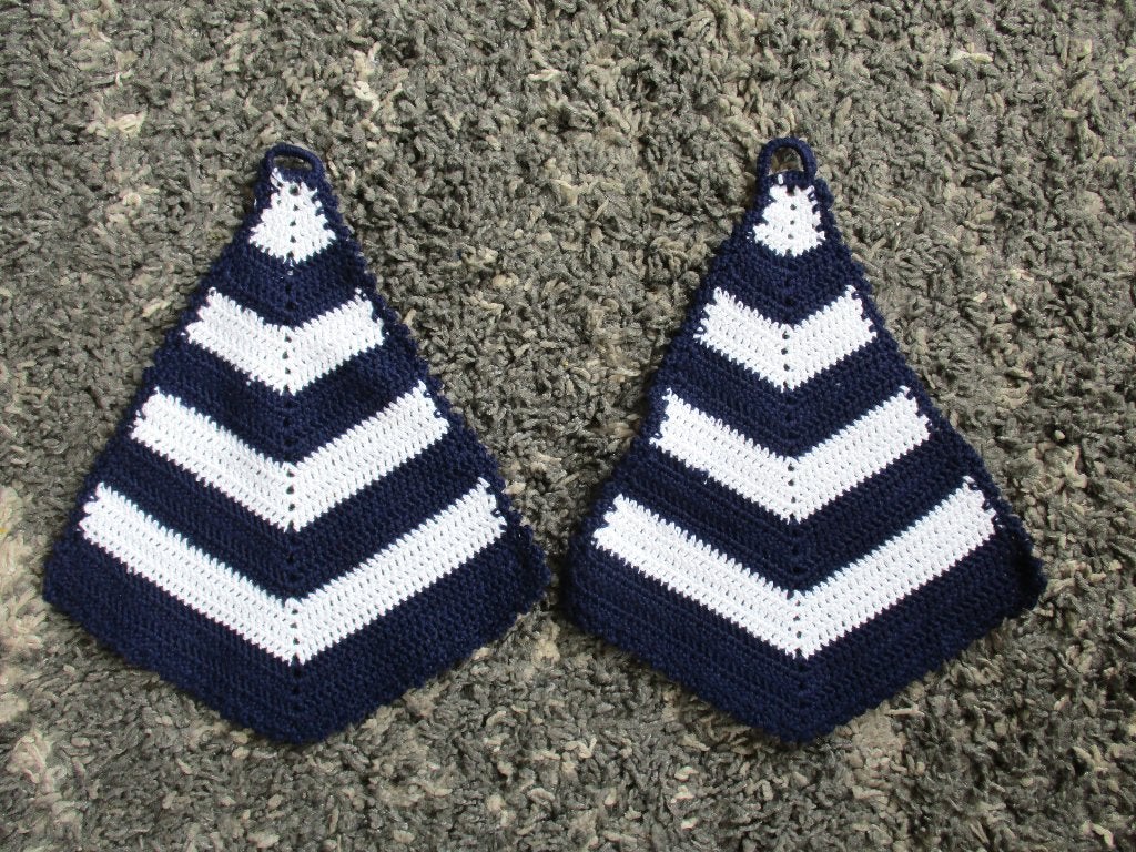 2 nieuw gehaakte pannenlappen, Huis en Inrichting, Handgemaakt, Pannenlap of onderzetter, Katoen, Blauw