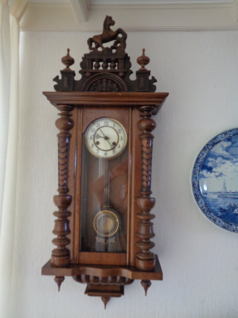 Mooie Oude EIKEN HOUTEN Paardjes Hangklok., Ophalen