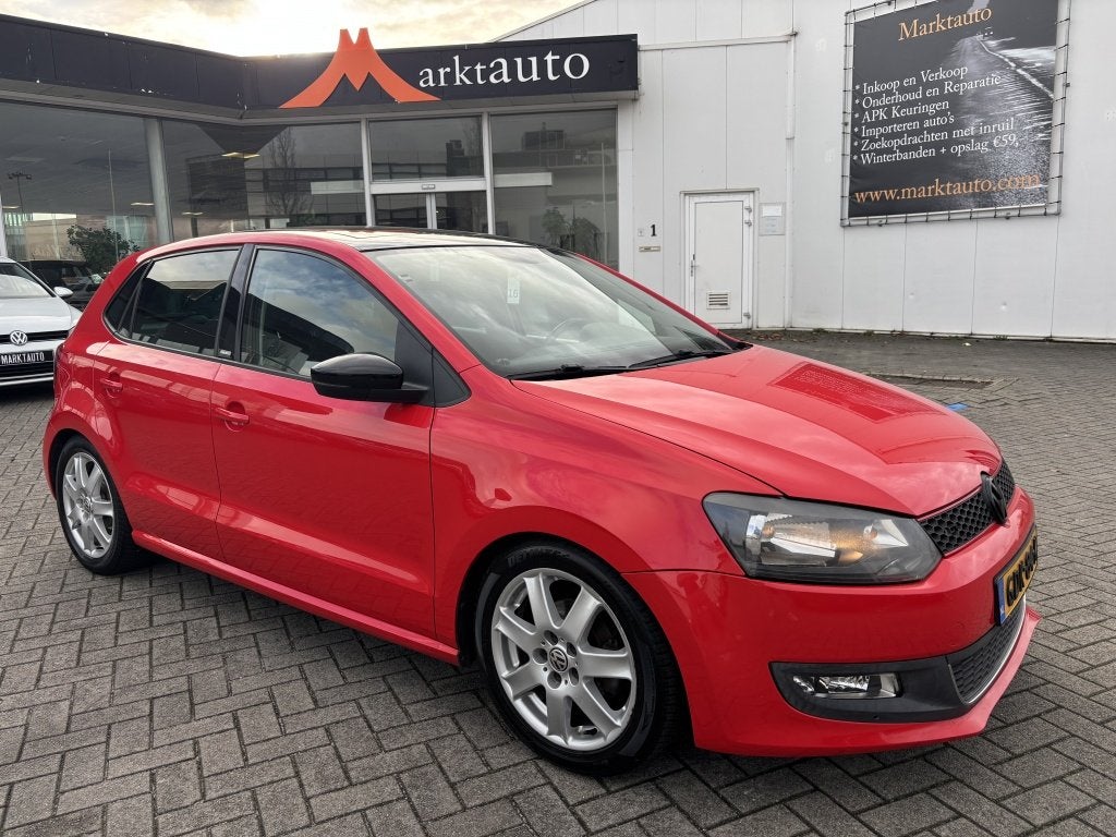 Volkswagen Polo 1.2 Comfortline Panorama Cruise Parkeersenso, Voorwielaandrijving, Euro 5, Gebruikt, Zwart