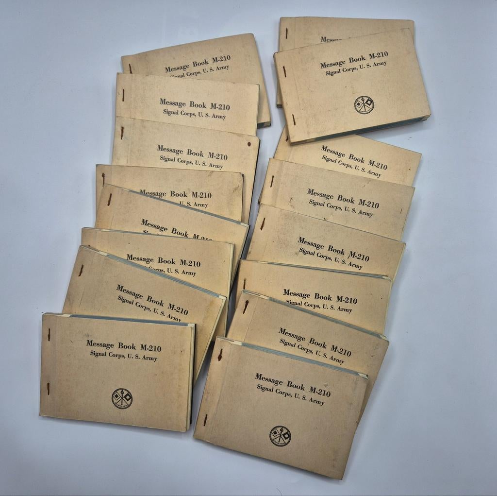 US WWII Lot 13 M210 Signal Corps Radio Message Books | Radio, Verzamelen, Verzenden, Landmacht, Amerika, Overige typen