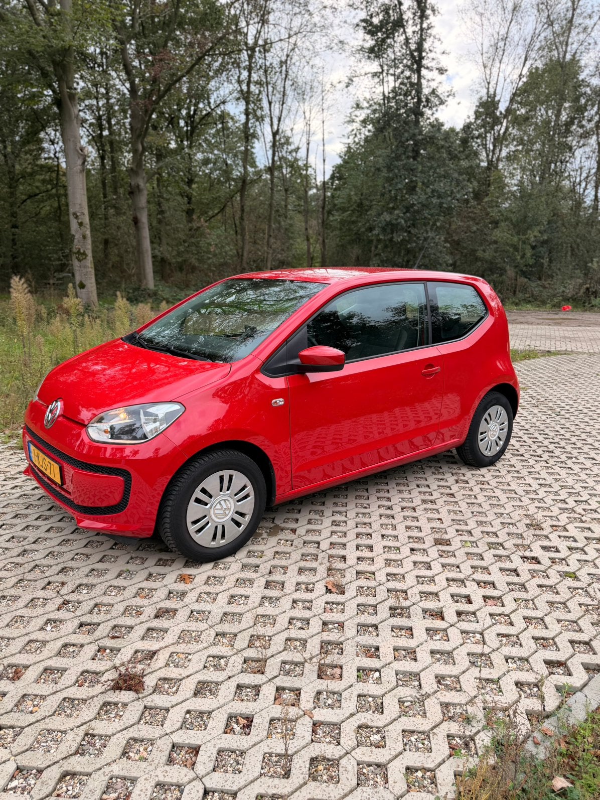 Volkswagen up! Automaat 1.0 44KW AUT 2013 Rood, 4 stoelen, 23 km/l, Origineel Nederlands, Particulier