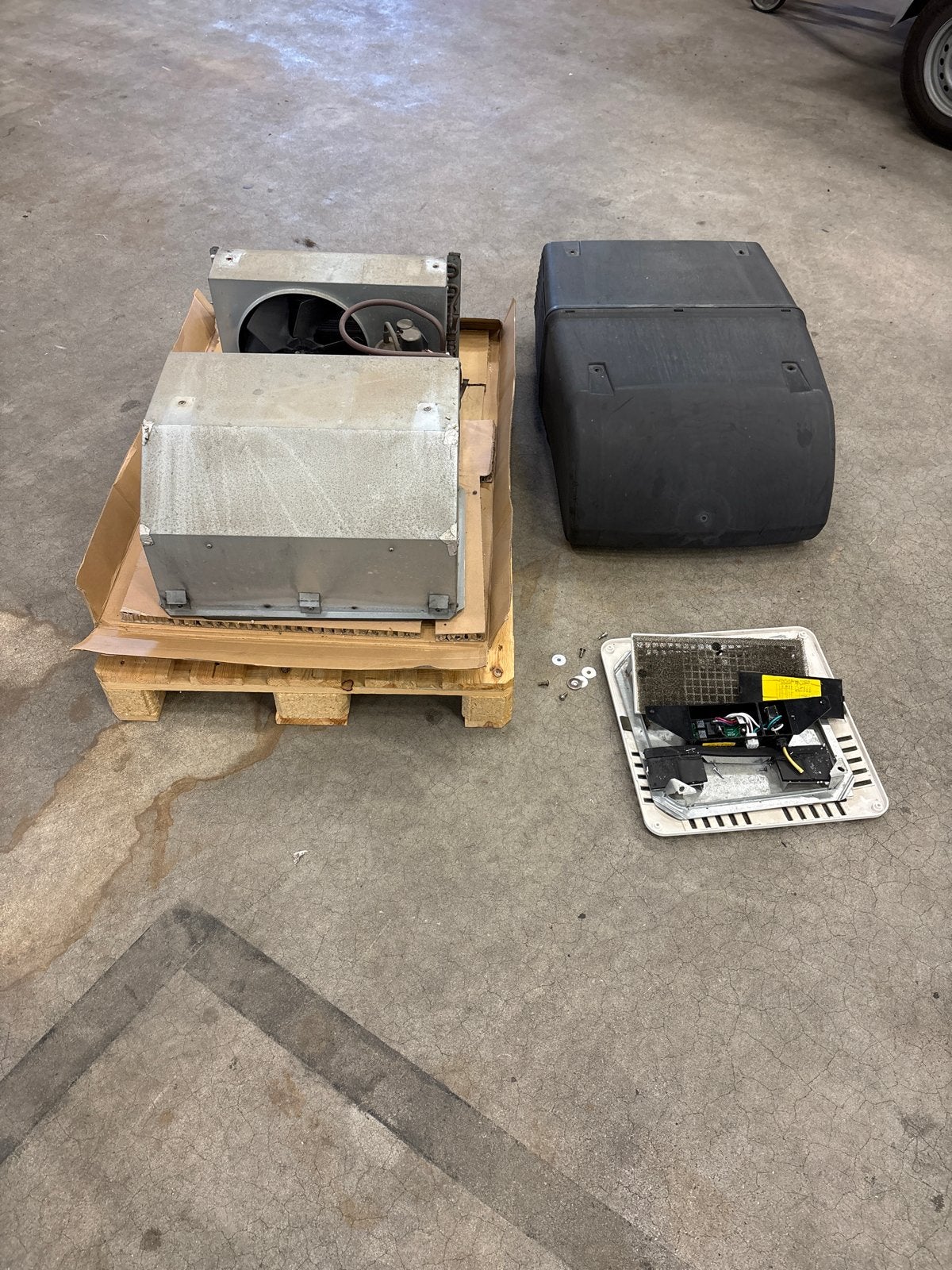 Dometic B2200 dakairco voor camper of caravan, Witgoed en Apparatuur, Airco's, Gebruikt, Minder dan 60 m³, 3 snelheden of meer
