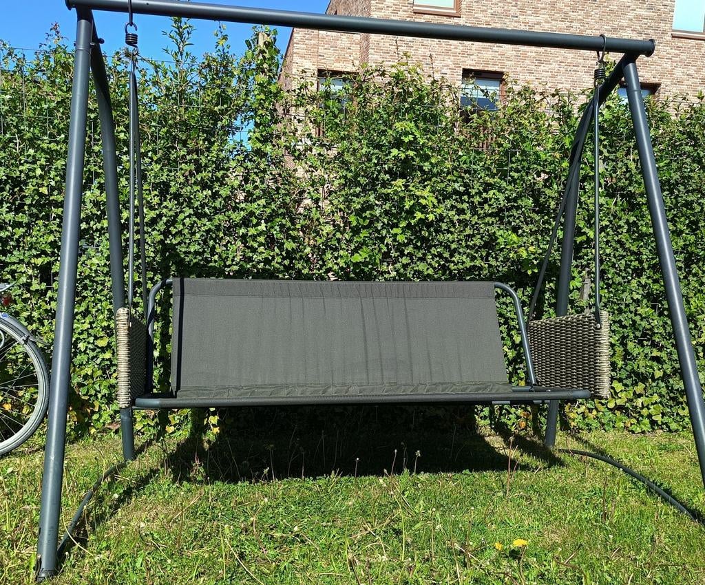 Tuinschommelbank met kussens 200 cm x130 cm, Tuin en Terras, Tuinsets en Loungesets, Ophalen, Overige materialen, Gebruikt, 3 zitplaatsen