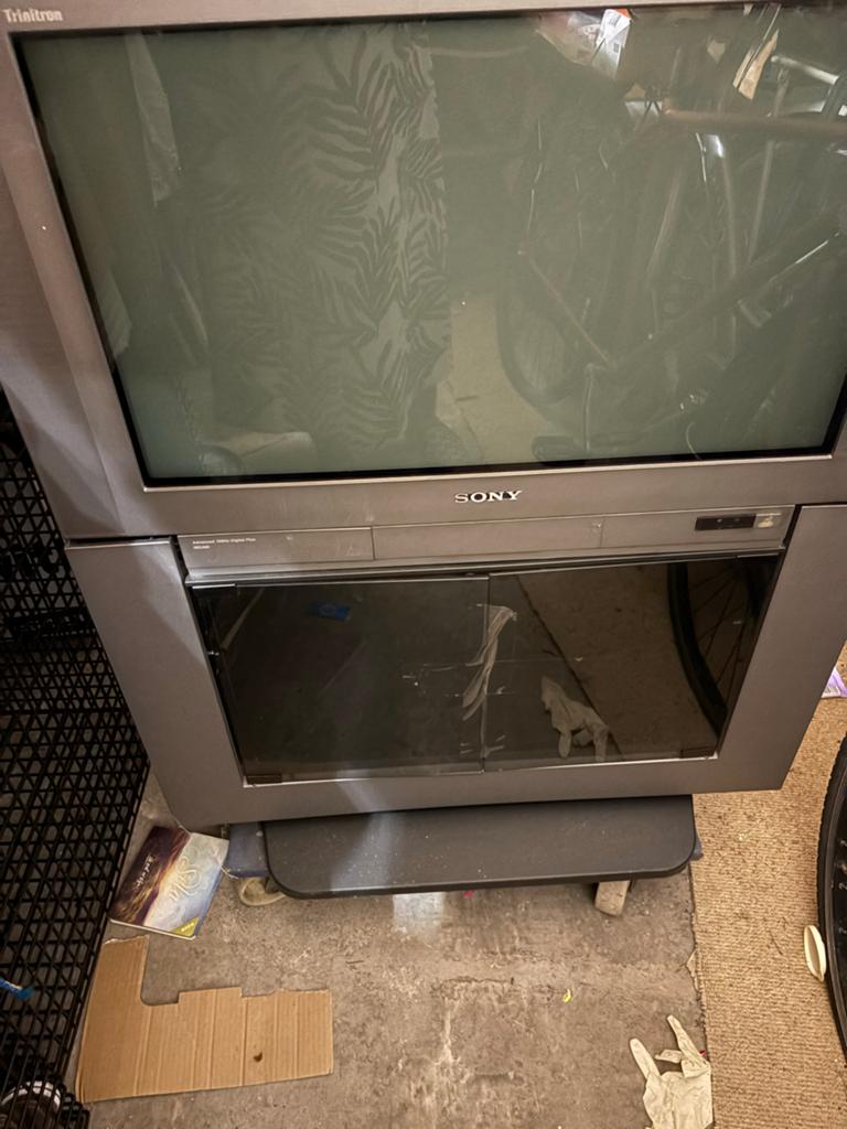Sony Trinitron KV-28FX60B CRT TV met meubel, Ophalen, Gebruikt, 50 Hz, Sony