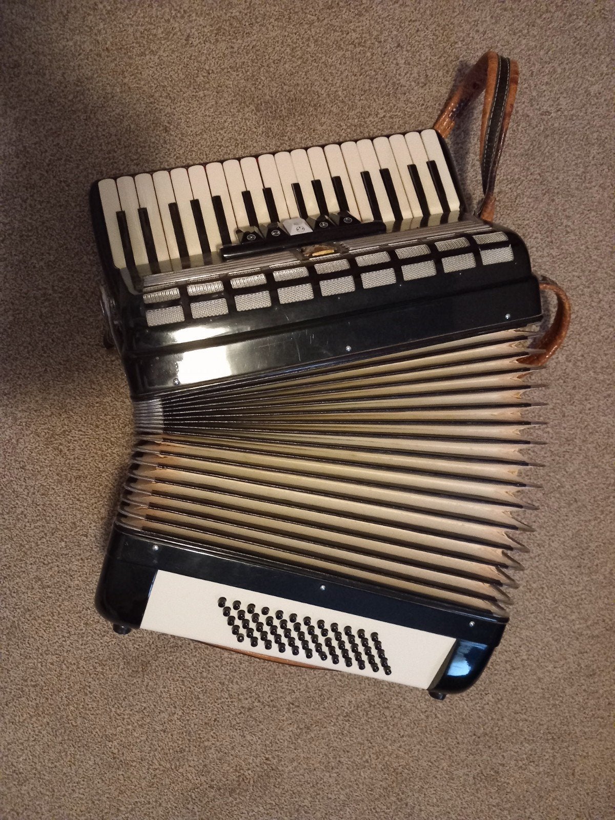 Accordeon - Parrot, Gebruikt, Met riemen, Toetsaccordeon, 60-bas
