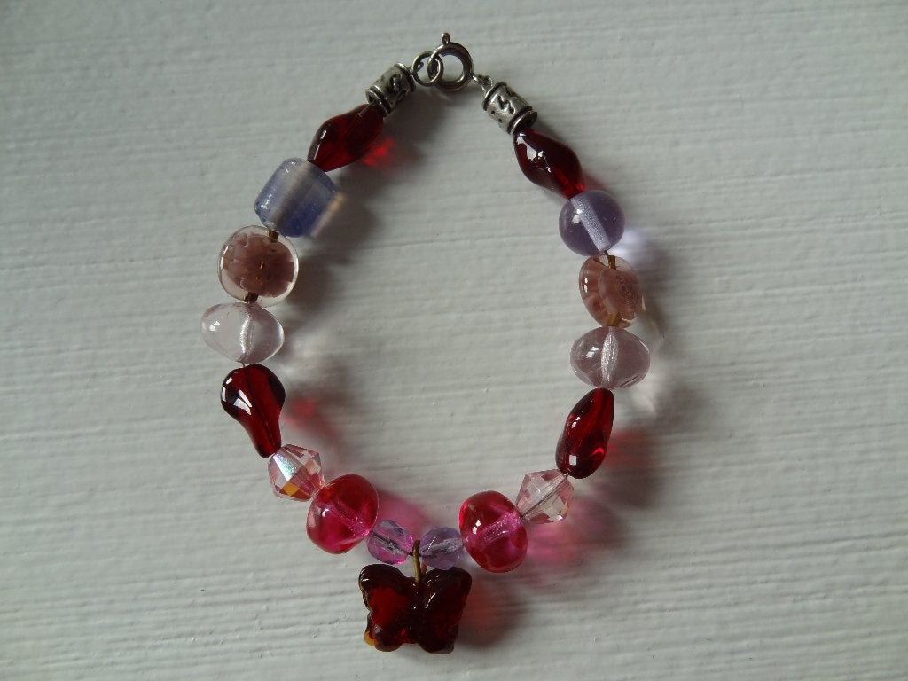 Paars Armbandje Met Vlinder Bedel >Snelle Verzending!<, Sieraden, Tassen en Uiterlijk, Kindersieraden, Ophalen of Verzenden, Zo goed als nieuw