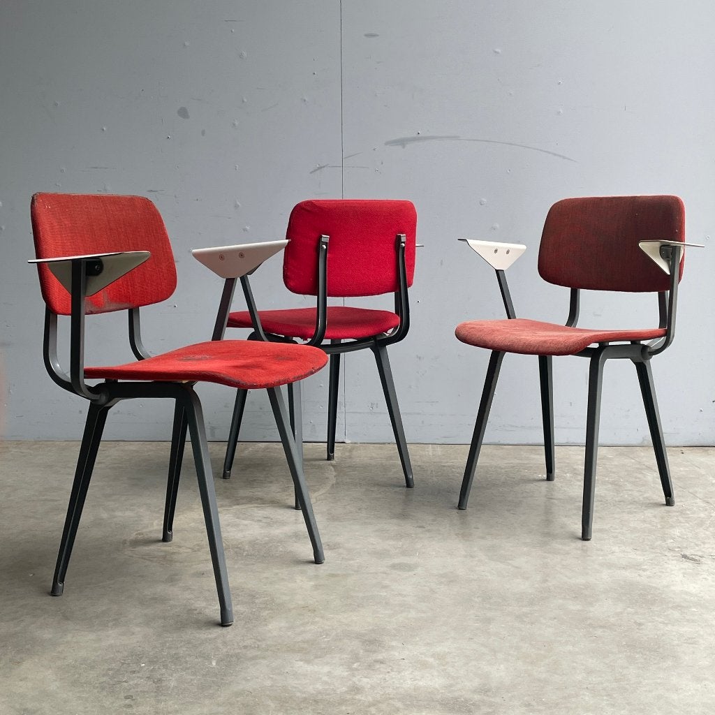 3x industriële vintage Revolt stoelen, Friso Kramer, 1960s, Huis en Inrichting, Stoelen, Gebruikt, Stof, Ophalen of Verzenden