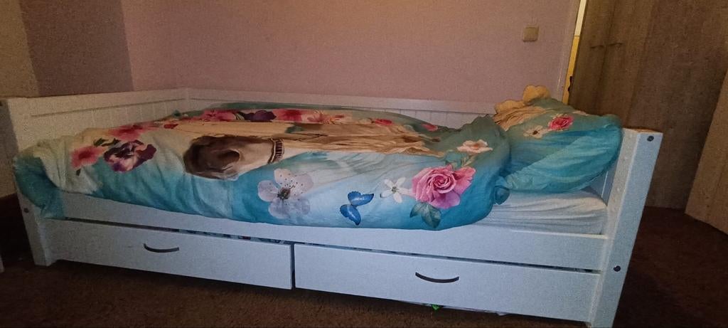 Kinderkamer set: bed, kast en commode, Ophalen, Gebruikt, Jongetje of Meisje