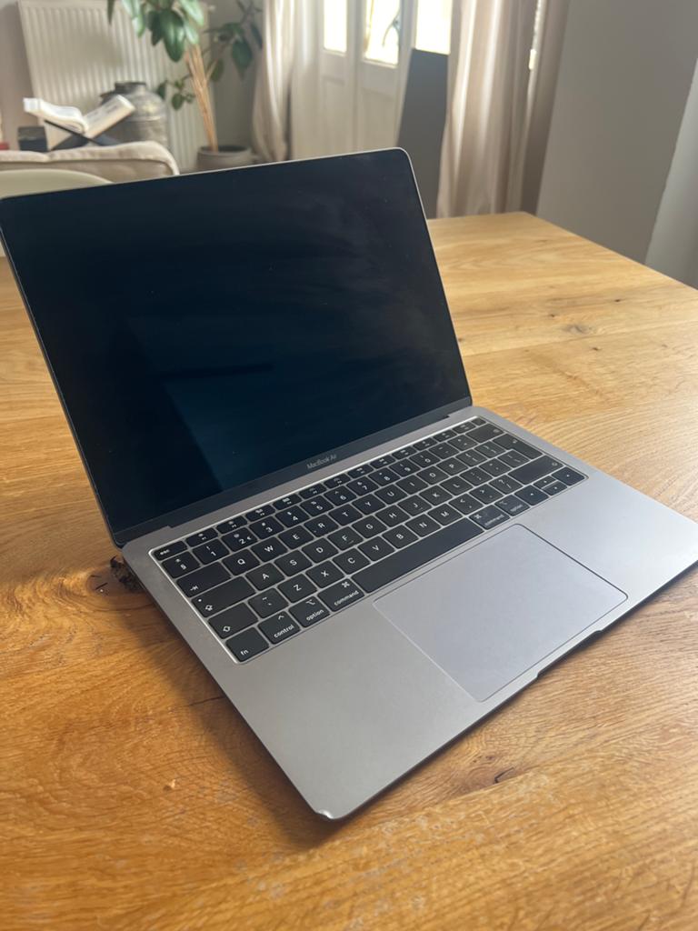 MacBook Air 13 inch, Qwerty, 13 inch, Ophalen of Verzenden, Zo goed als nieuw
