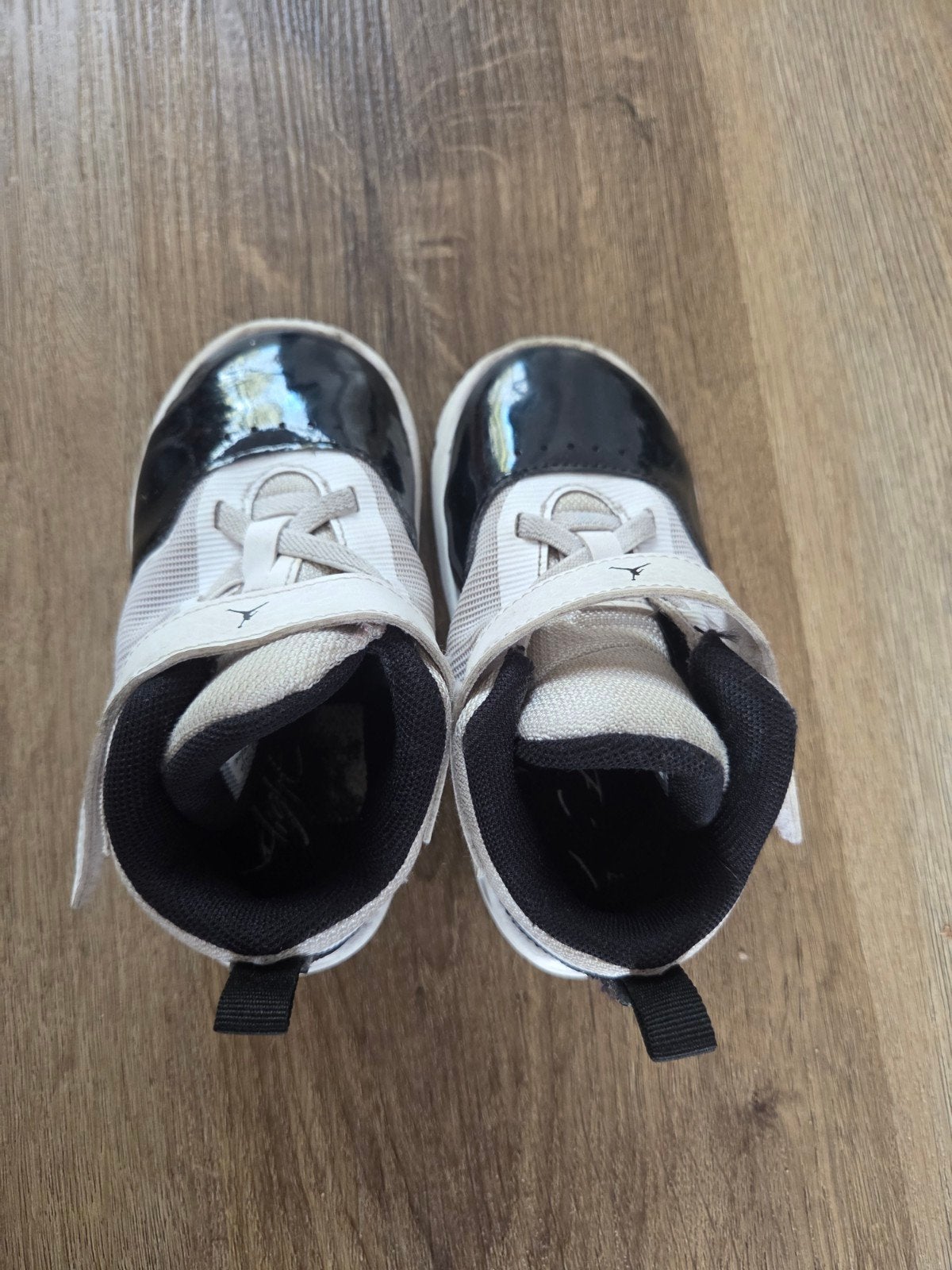 Jordan Flight sneakers maat 23,5 voor jongens en meisjes, Gebruikt, Ophalen of Verzenden, Jordan, Jongen of Meisje
